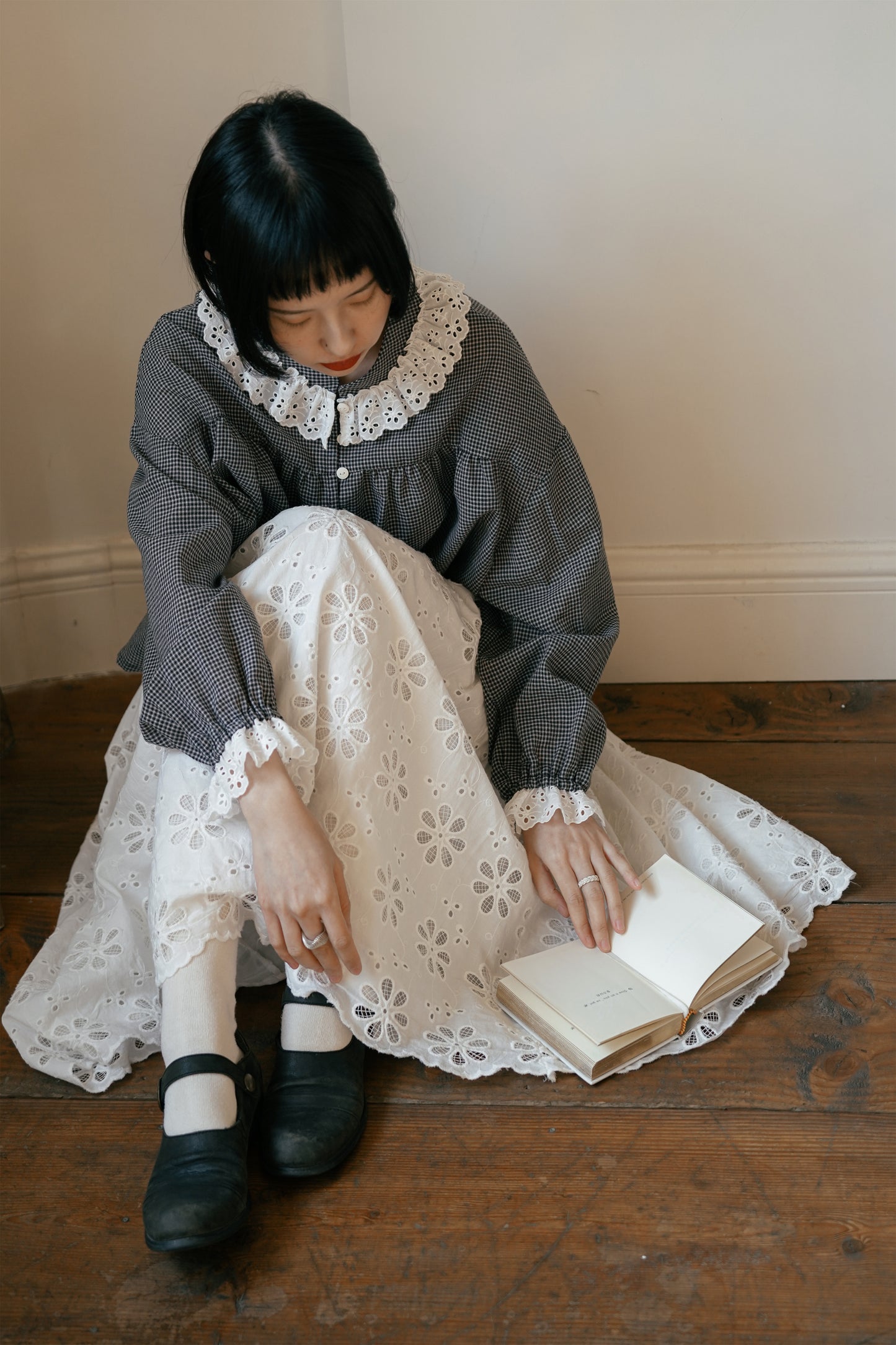 ブラウス•8135241005/スカート•8628241236