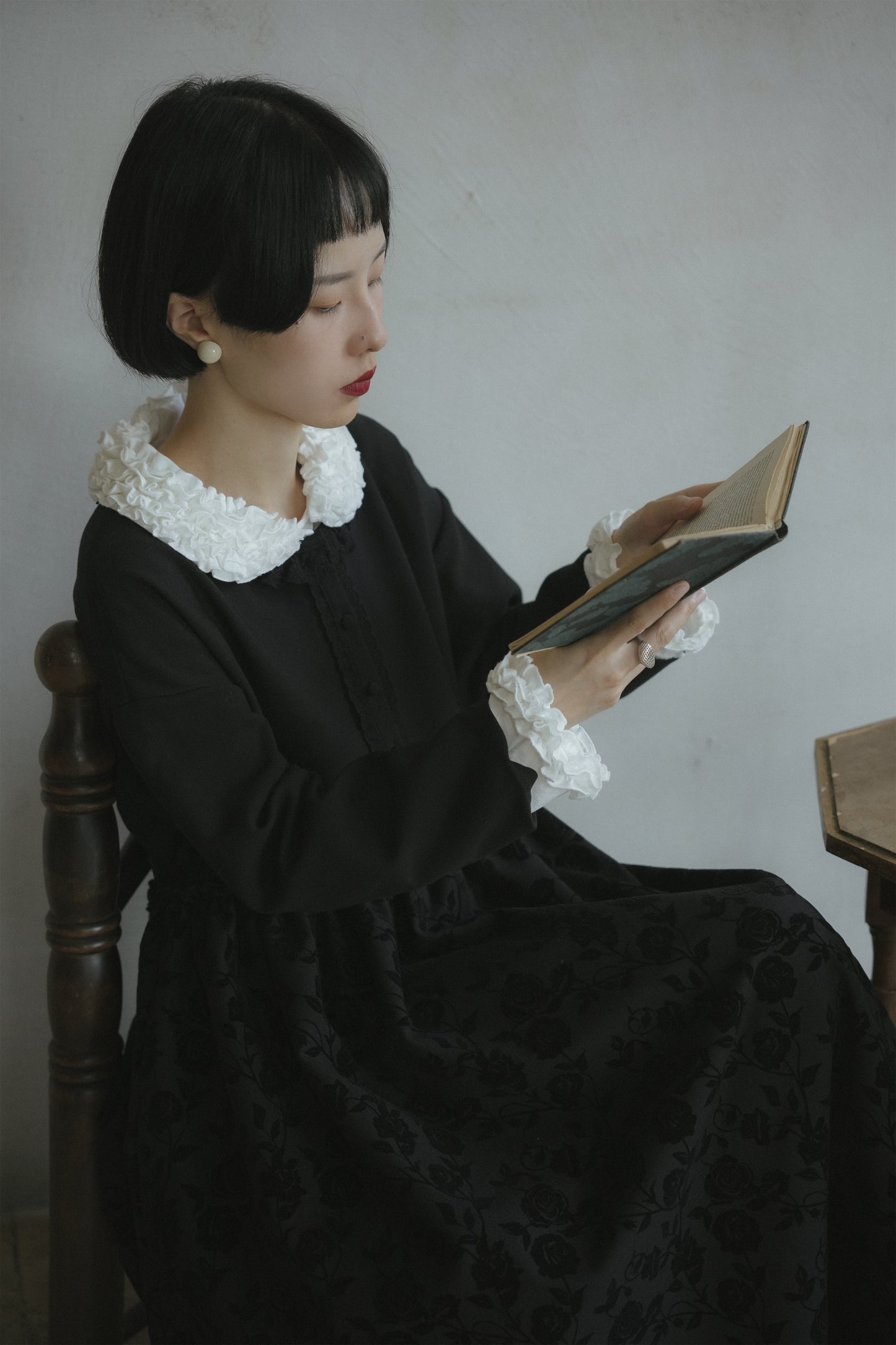 黒いワンピース•9836250803/白いワンピース•9833250807(4月上旬発送予定)