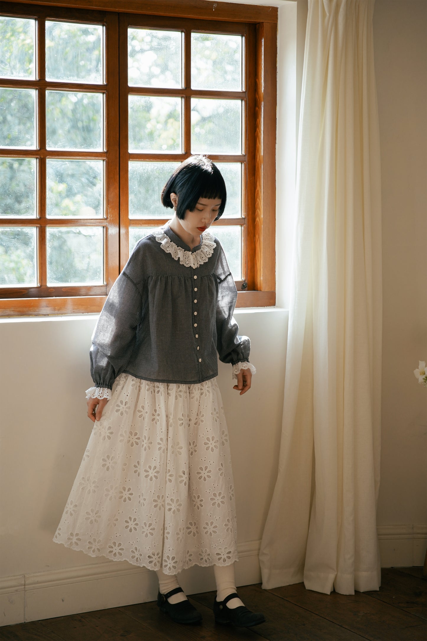 ブラウス•8135241005/スカート•8628241236