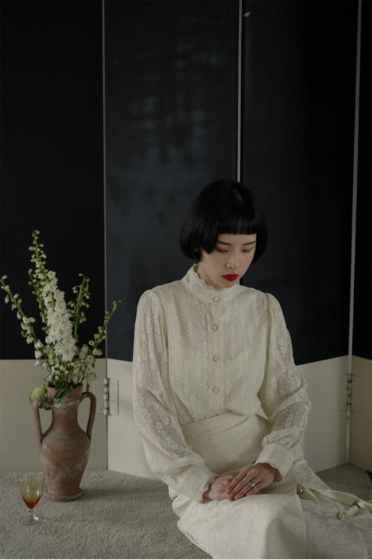 ブラウス•8837220805/スカート•9372220716