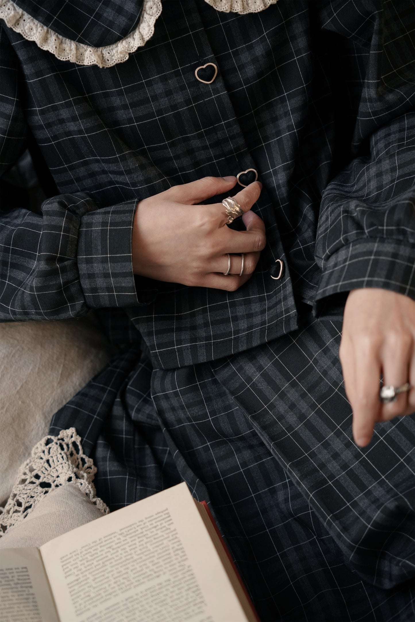 チェックブラウス•6546211008/スカート•56072111091