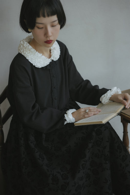 黒いワンピース•9836250803/白いワンピース•9833250807(4月上旬発送予定)