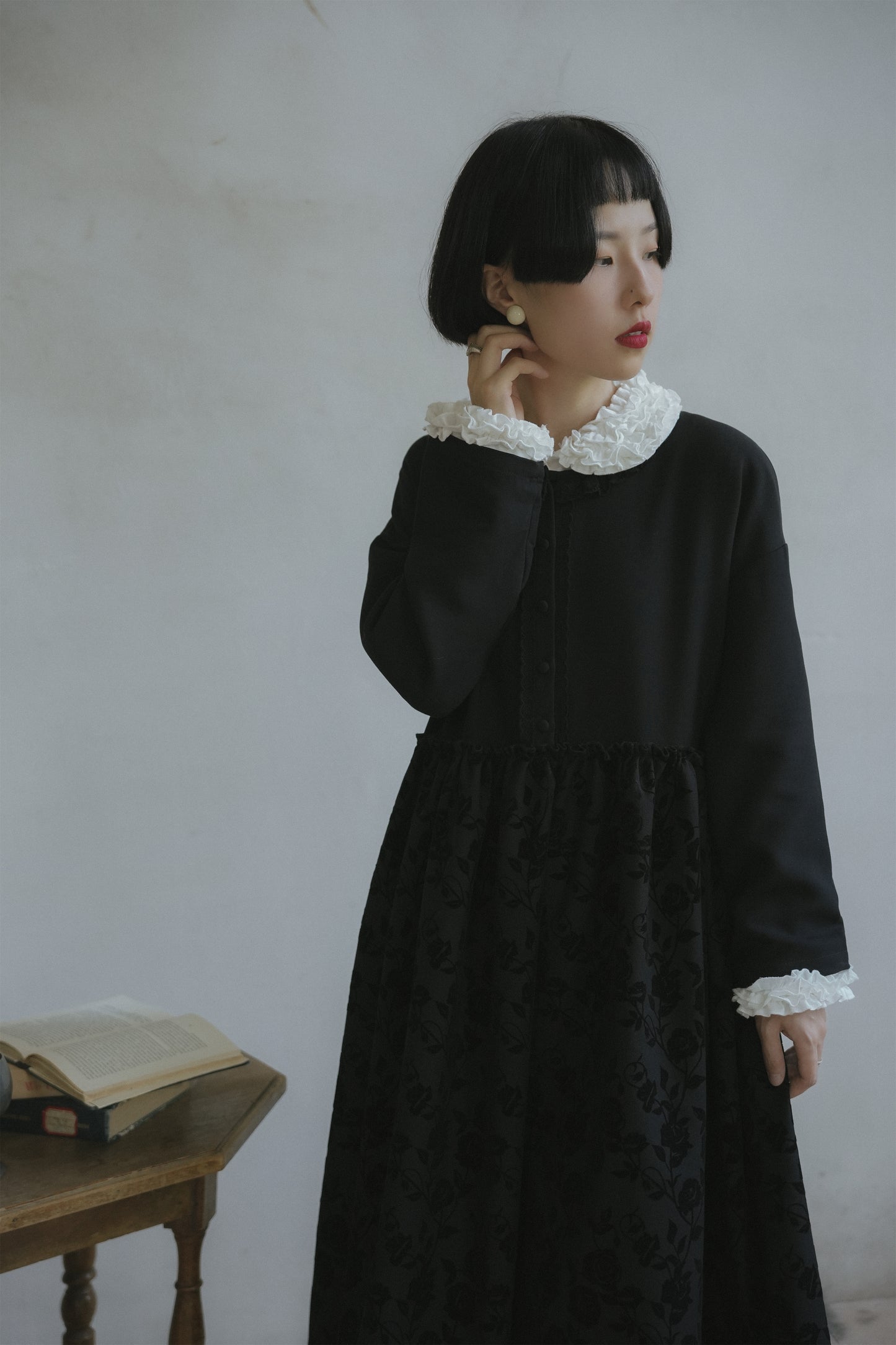 黒いワンピース•9836250803/白いワンピース•9833250807(4月上旬発送予定)