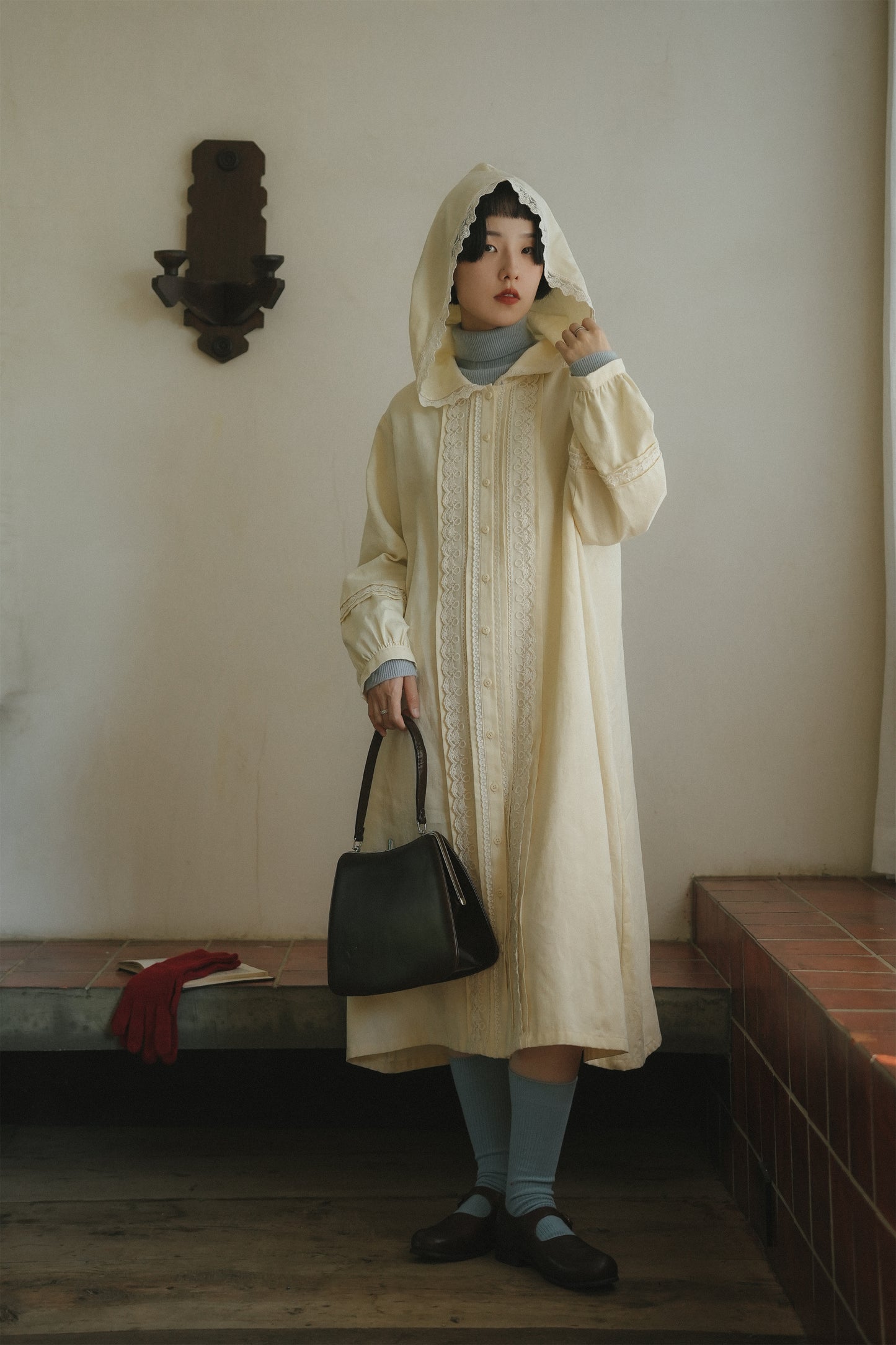 イエローワンピース•9856250802/ブルーウールニット·7288250566